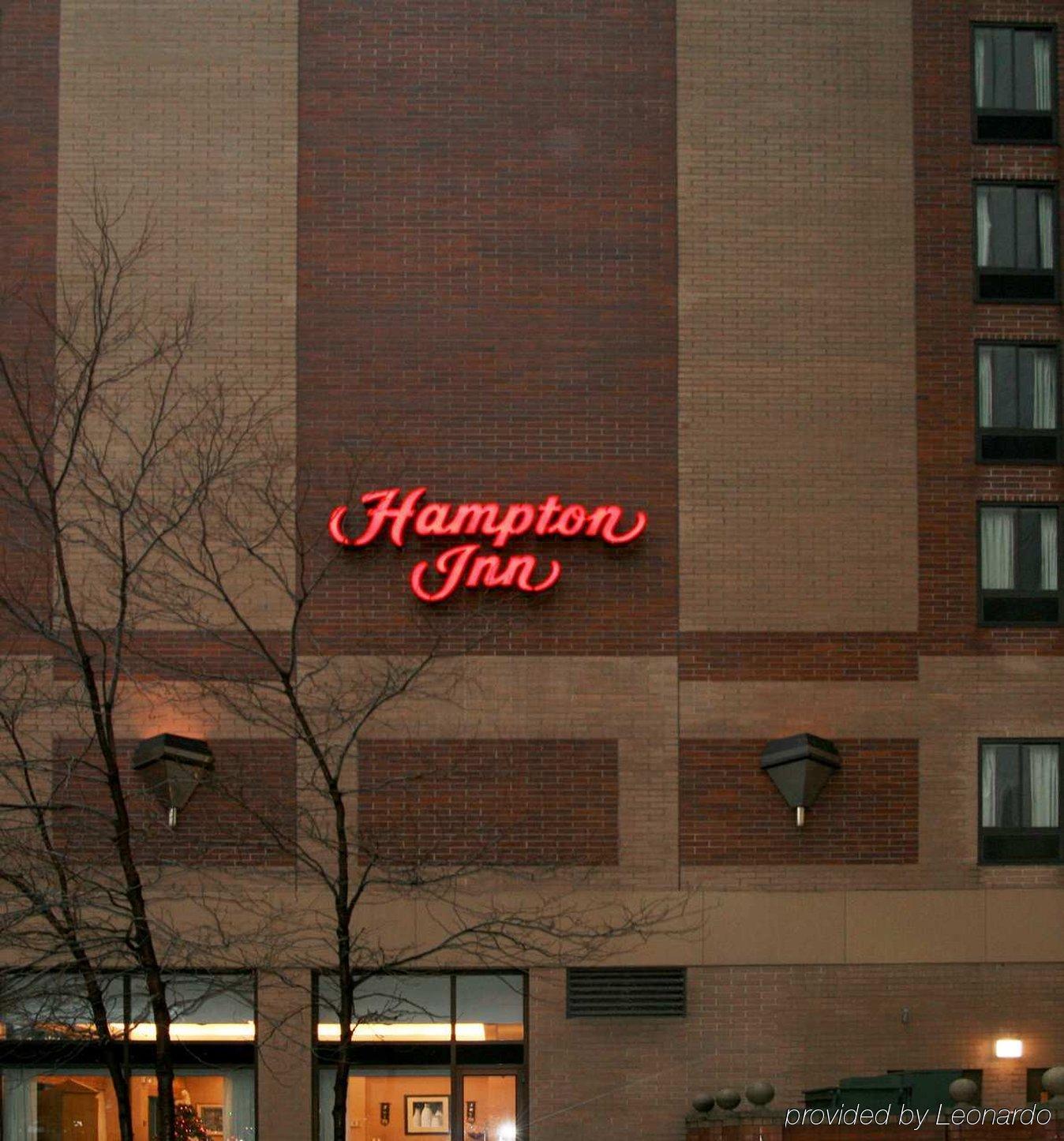 Hampton Inn Cleveland-Downtown Exterior foto